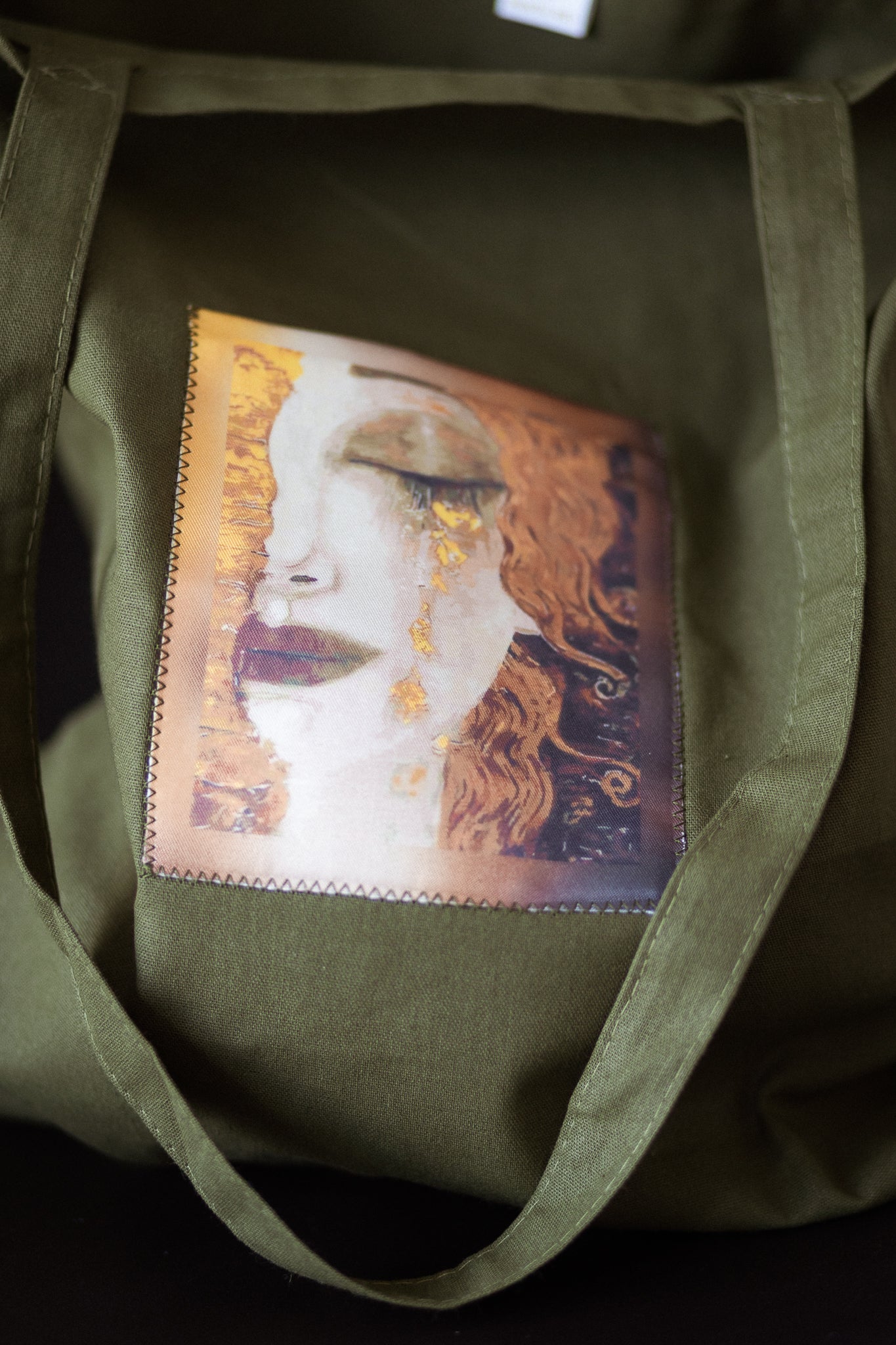 Custodi — borsa con patch artista